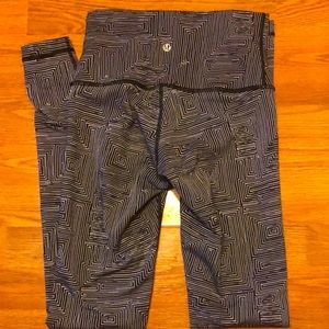 Patterned size 4 Lululemon leggings